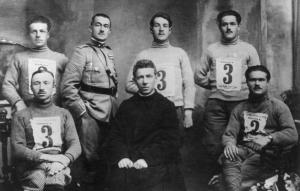 La squadra formazzina di sci di fondo con don Rocco Beltrami
